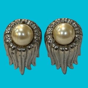 MARVELLA SIGNED SILVER PEARL CLIP‎ ON EARRINGS